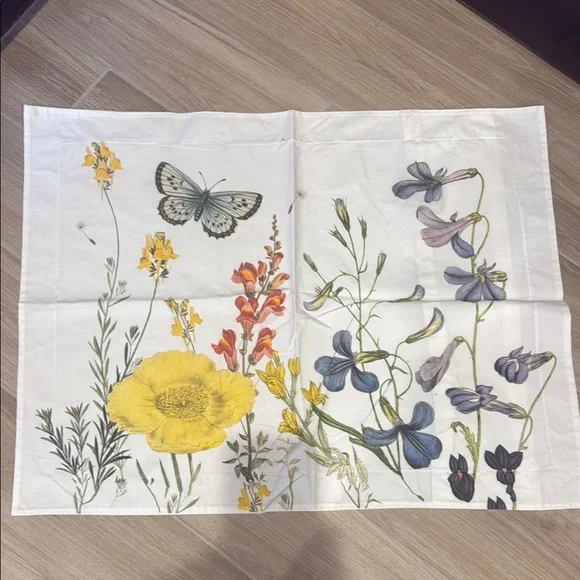 Pottery Barn French Country Queen Bedding 2 pillowcases and duvet cover Stunning - Picture 2 of 16